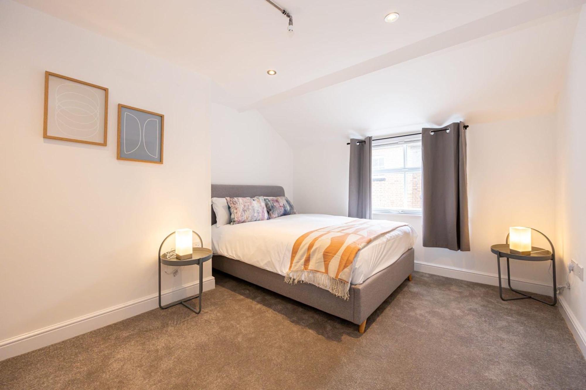 Апартаменты Beautiful 1 Bed 20Mins To Central Manchester Болтон Экстерьер фото